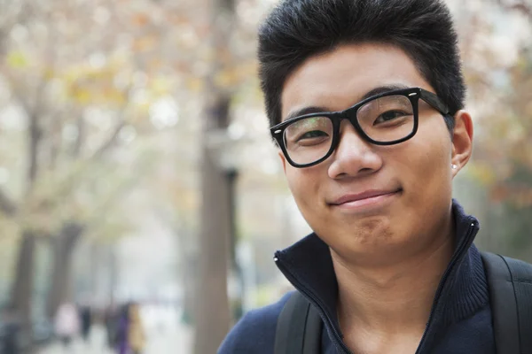 Portret van de student aan het college — Stockfoto