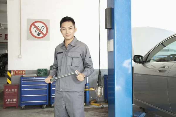 Garage Mechanic — Stock Photo, Image