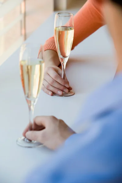 Couple having champagne — Stock Photo, Image