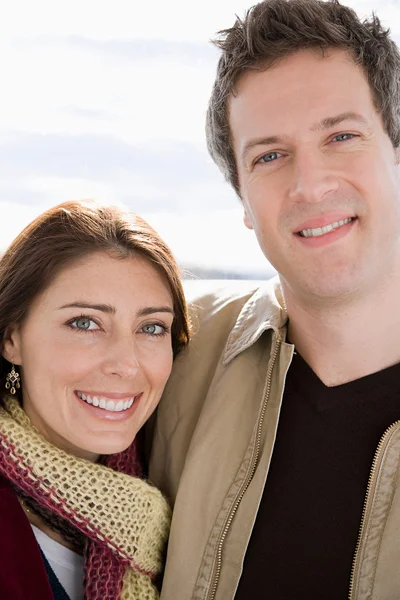 Couple outdoors — Stock Photo, Image