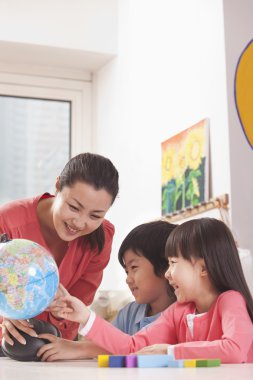 öğrenci ve öğretmen globe adlı arıyorsunuz