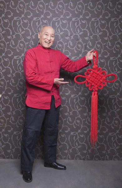 Senior Man holding Tied Knot — Stock Photo, Image