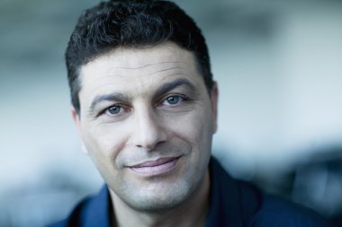 gülümseyen iş adamı