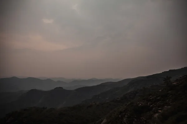 Paisagem sobre a cordilheira — Fotografia de Stock