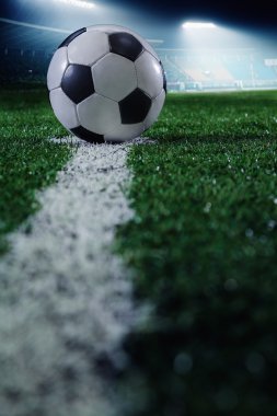 Futbol topu ve çizgi