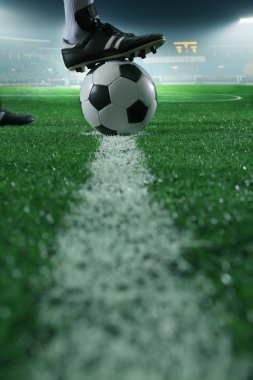 Futbol topu üst kısmında ayak
