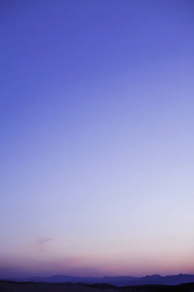 Cordillera y cielo al atardecer — Foto de Stock