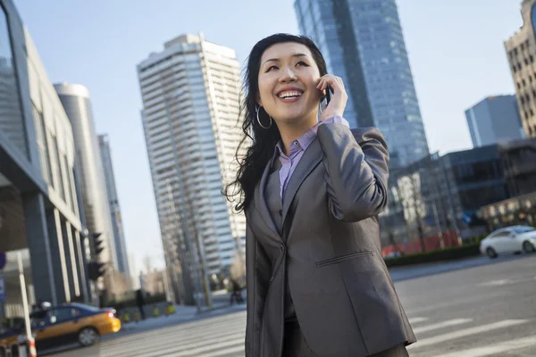 Businesswoman on the phone — Stock Photo, Image