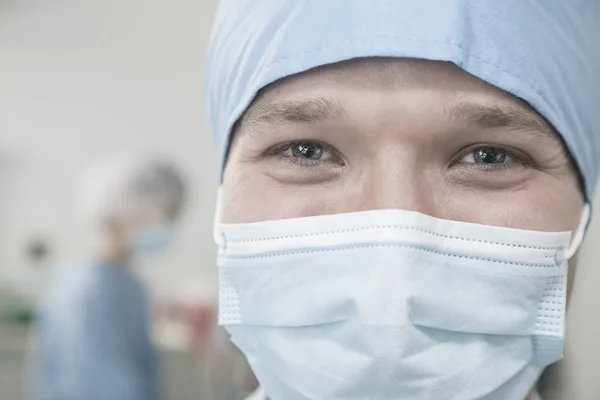 Cirurgião na sala de operações — Fotografia de Stock