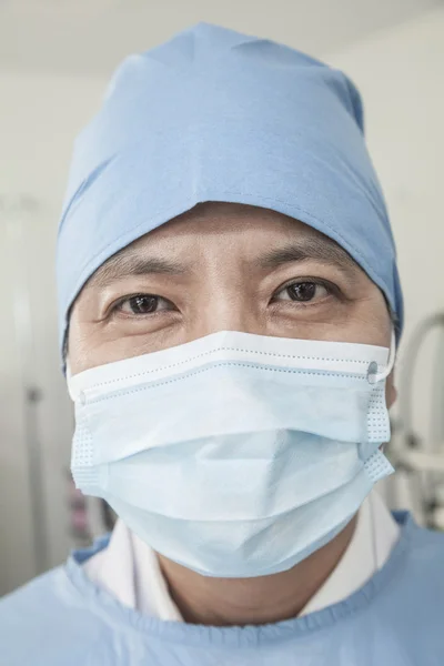 Хірург в операційній — стокове фото