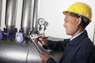 işçi petrol boru hattı donanımı denetleme