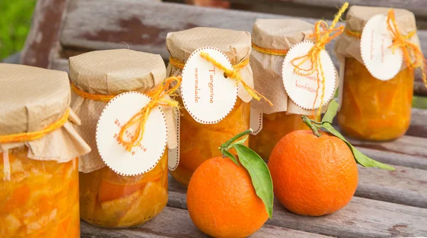Mermelada de mandarina casera en el vaso —  Fotos de Stock