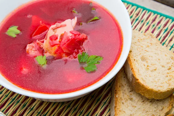 A plate of Russian red soup -borsh — Stock Photo, Image