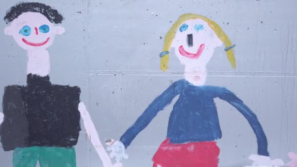 Pittura Bambini Sulla Parete Dell Edificio Inverno — Video Stock