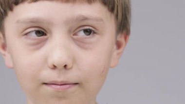 9 yaşındaki beyaz çocuğun bir fikri var..