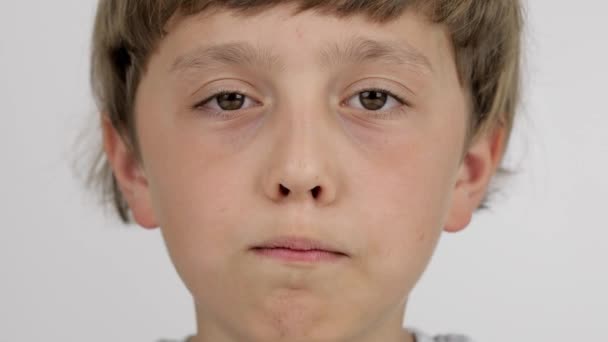 Yaşındaki Çocuk Şeker Yiyor Yakın Çekim Yüksek Kalite Görüntü — Stok video