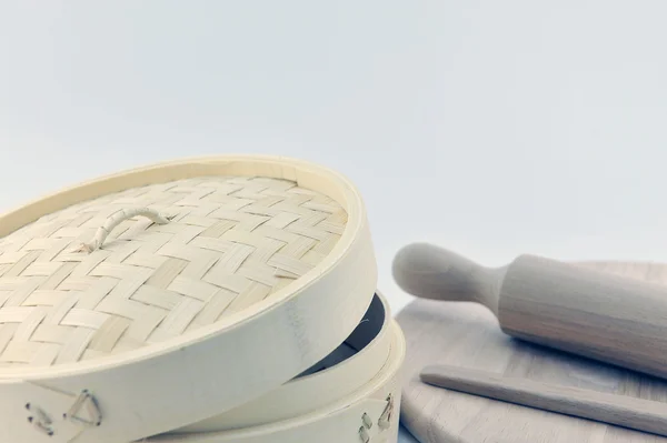 Bambu vapur, ahşap oklava ve breadboard