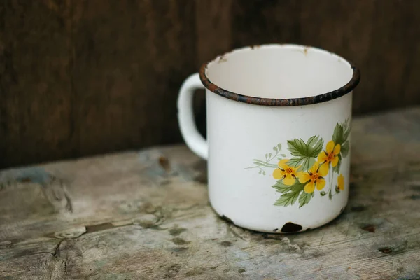 Empty Wooden Table Cup Tea Vase White Background — Stok fotoğraf