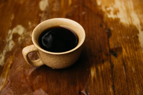 Cup Coffee Stands Table Gloomy Rainy Weather Cup Coffee Rainy — Stockfoto