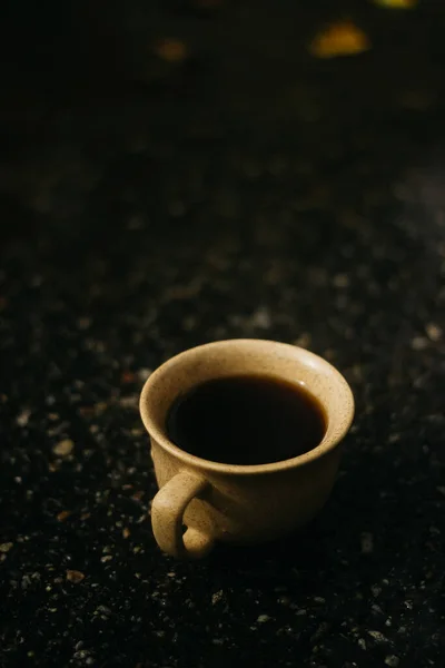 Tasse Kaffee Morgen Espresso Kaffee Kaffeebrei Auf Dunklem Hintergrund — Stockfoto