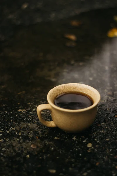 Šálek Kávy Ránu Káva Espresso Kávová Kaše Tmavém Pozadí — Stock fotografie