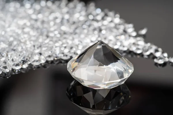 Gemme Brillante Diamant Sur Fond Noir — Photo