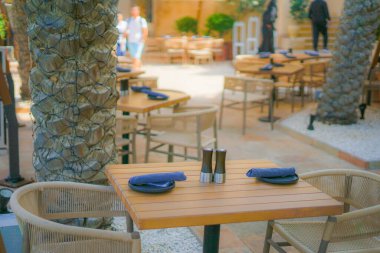 Moda Restoran Terası Koltuğu. Çekim Konumu: Dubai