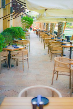 Moda Restoran Terası Koltuğu. Çekim Konumu: Dubai