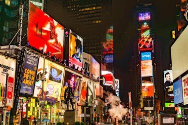 Times Meydanı 'nın (New York Manhattan) gece manzarası. Çekim yeri: New York, Manhattan