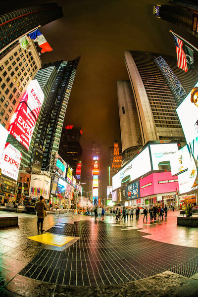 Ночной вид на Таймс-сквер (Нью-Йорк, Манхэттен). Место съемки: Нью-Йорк, Манхэттен