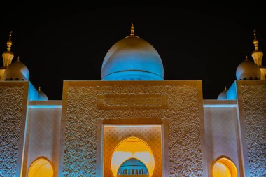 Shakezy Cayd Büyük Camii (Birleşik Arap Emirlikleri). Çekim Konumu: Abdabi