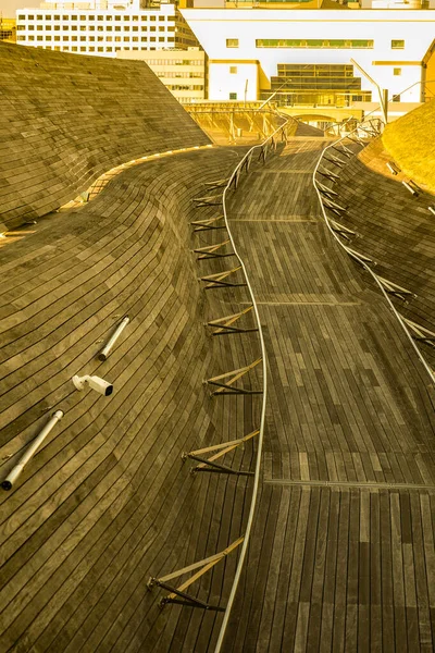 Da-san Köprüsü ve Sabah Işığı. Çekim yeri: Yokohama Şehri Naka Bölgesi