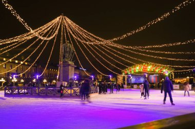 Stockholm buz pateni pisti. Çekim yeri: İsveç, Stockholm