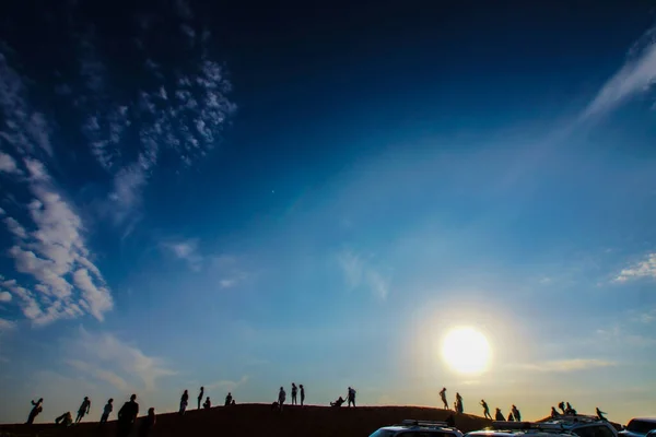 Arabische Woestijn Mensen Silhouet Schietplaats Dubai — Stockfoto