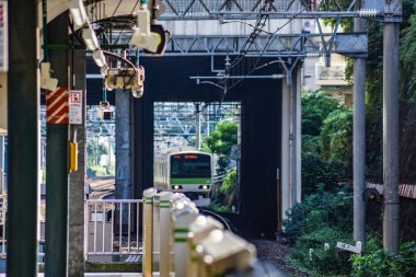 Yamanote Hattı ve Tokyo Binası. Çekim yeri: Chuo-ku, Tokyo