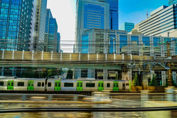 Yamanote Hattı ve Tokyo Binası. Çekim yeri: Chuo-ku, Tokyo