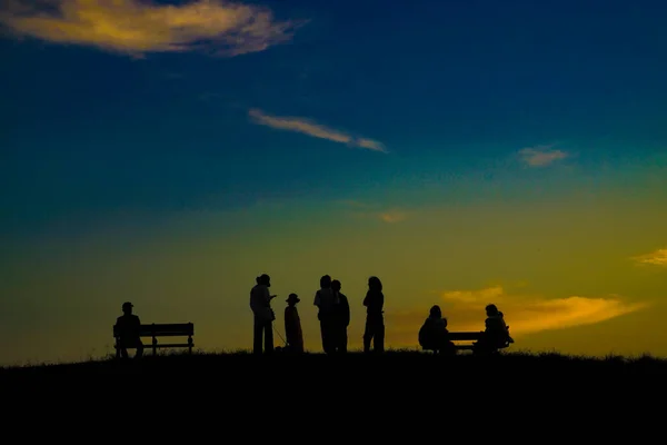 Colline Coucher Soleil Silhouette Des Gens Lieu Tournage Mitaka City — Photo