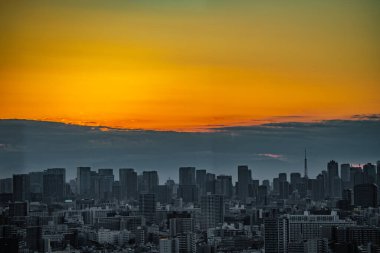 Tokyo alacakaranlıkta tarandı. Çekim yeri: Katsushika-ku, Tokyo