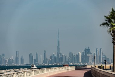 Dubai binası Palm Gumera 'dan görünüyor. Çekim Konumu: Dubai