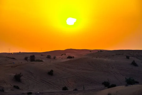 アラビア砂漠に沈む太陽 撮影場所 ドバイ — ストック写真