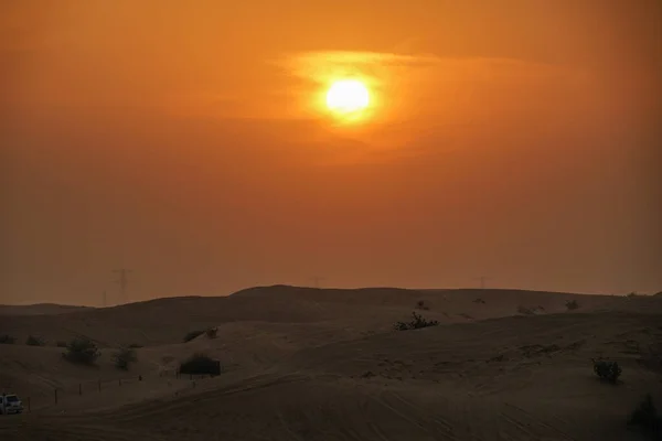 アラビア砂漠に沈む太陽 撮影場所 ドバイ — ストック写真