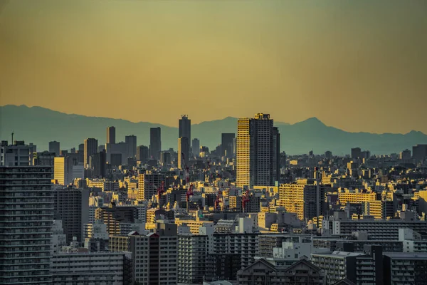 東京の町は夕暮れ時にスキャンした 撮影場所 東京都葛飾区 — ストック写真
