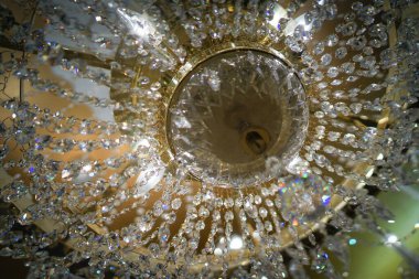 Şatafatlı avize görüntüsü. Çekim yeri: Tokyo Büyükşehir Bölgesi