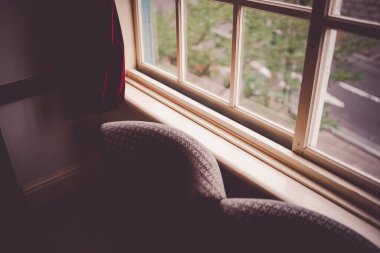 Retro Western Mimarlık penceresi. Çekim yeri: Kobe şehri, Hyogo Bölgesi