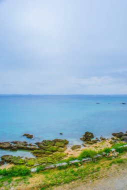 Okinawa denizi ve bulutlu gökyüzü. Çekim Konumu: Okinawa
