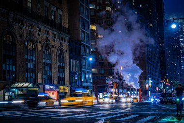 New York şehrinin gece manzarası. Çekim yeri: New York, Manhattan