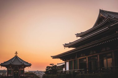 Kodomiyama ve alacakaranlık. Çekim yeri: Kanagawa -ku, Yokohama