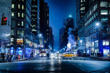 New York şehrinin gece manzarası. Çekim yeri: New York, Manhattan