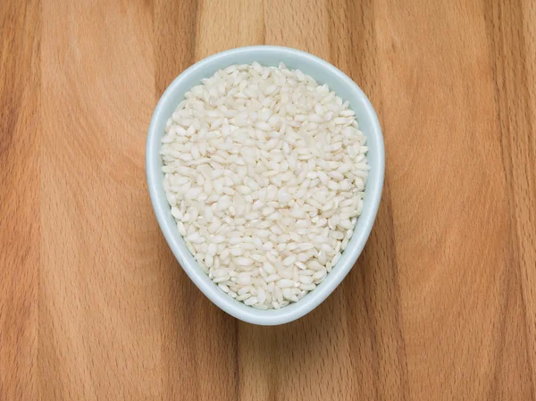 Risotto i en oval skål — Stockfoto