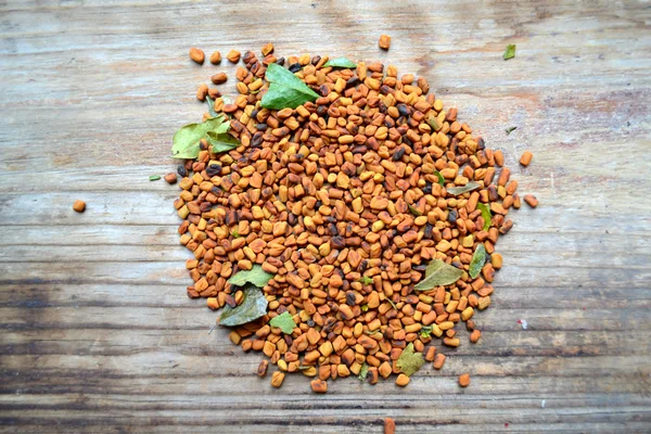 Sri Lanka Curry leaves and grains — Stock Photo, Image
